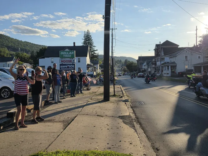 Spectators reflect on 9/11, memorial ride, 25 years after attacks
